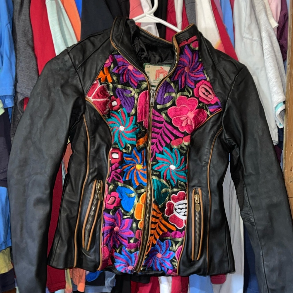 100 percent leather girls medium DRUMI flower embroidered jacket